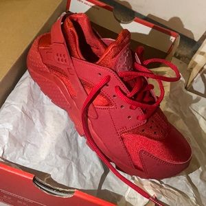Nike Huarache.. Brand New, Women’s size 6